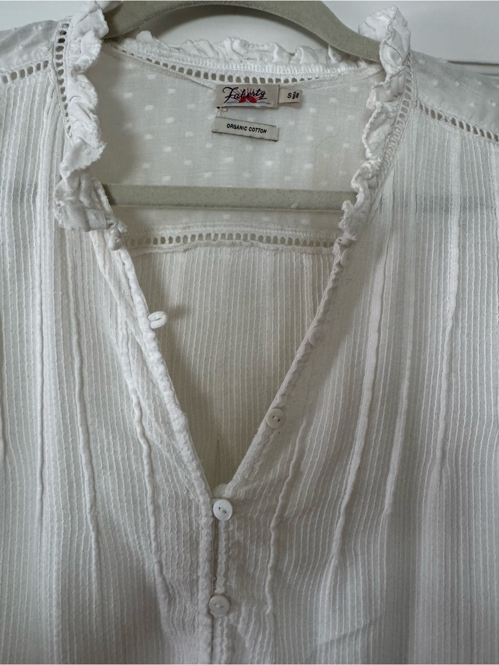Faherty Cream Ruffled Split-Neck Blouse 100% cotton - Picture 6 of 10